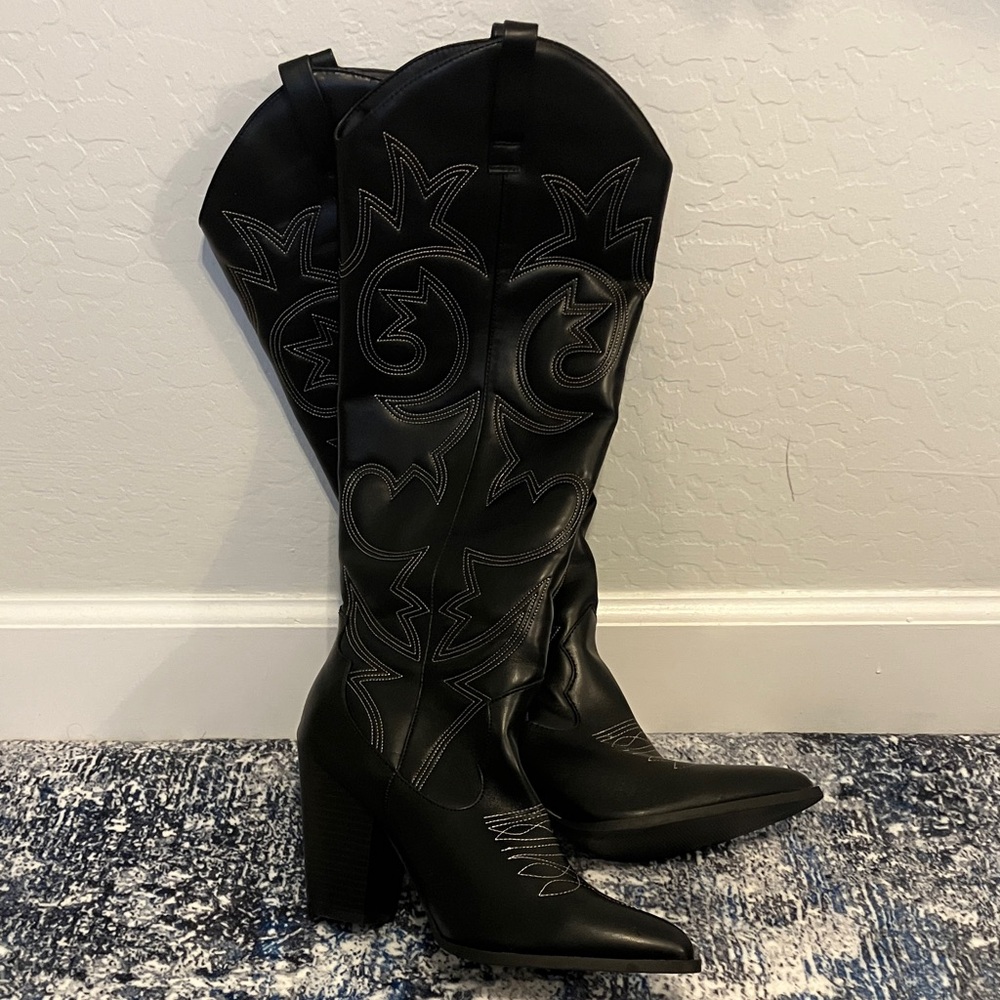 Steve Madden Black Western Knee-High Heeled Boots - Picture 5 of 6
